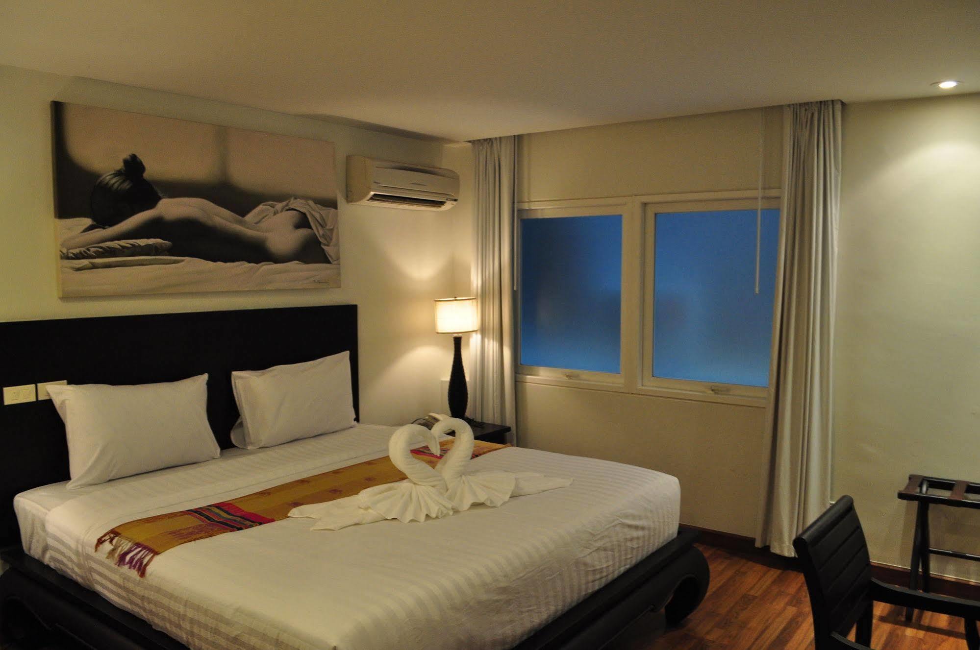 Saladee Gallery Residence Phuket ภายนอก รูปภาพ